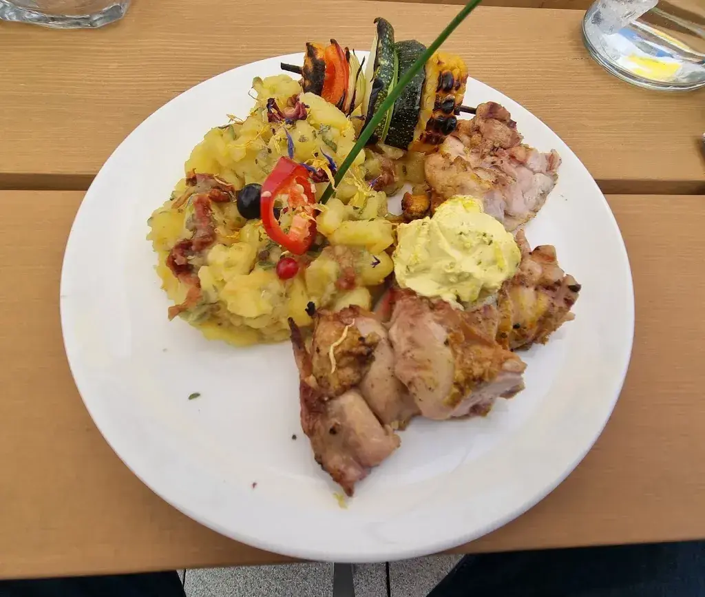 Frank Calberg_Bergbeiz Adlerhorst Oberiberg_Oberiberg_avis