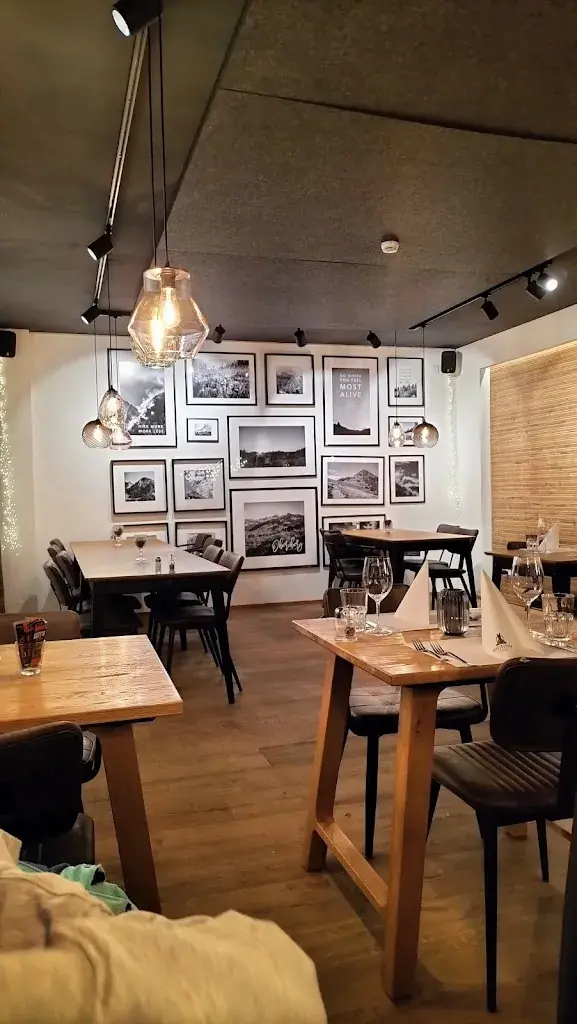 Okan Bostan_Roggenstock Lodge_Oberiberg_review