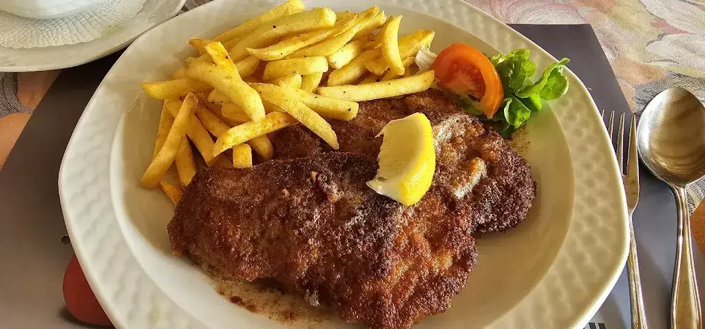 Latinjun Hwang_Restaurant Schäfli_Rothenthurm_avis