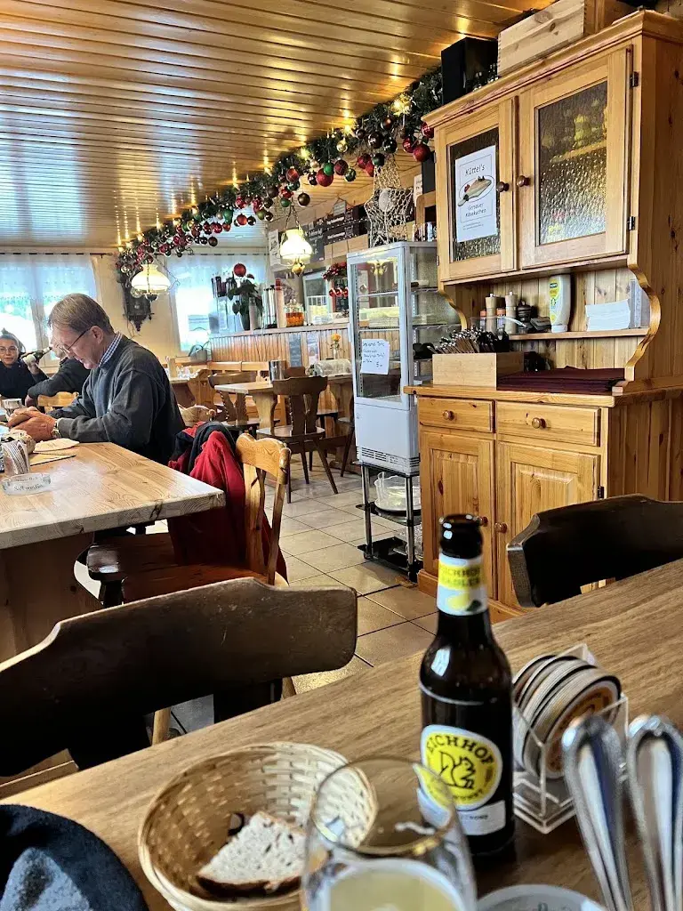 Terry Tucker_Steinstoss-Stübli_Rothenthurm_avis