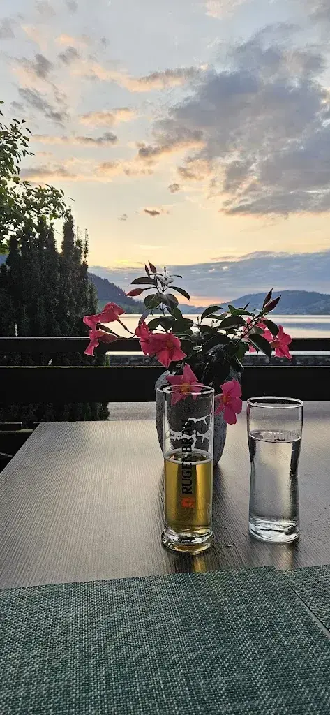 Ron Berkovich_Restaurant Buechwäldli_Morgarten_avis