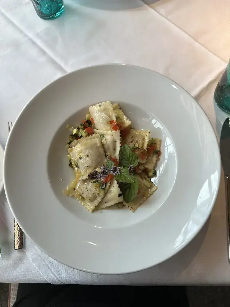 Onam Giri_Restaurant Buechwäldli_Morgarten_avis