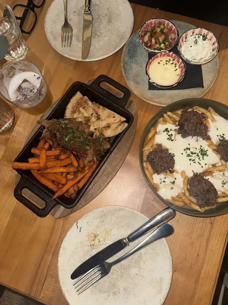 Livio Siebenhaar_MAZI im Morgarten_Zürich_review