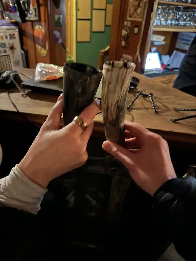 Nathan Clapp_Kultbar Tübli_Schwyz_avis