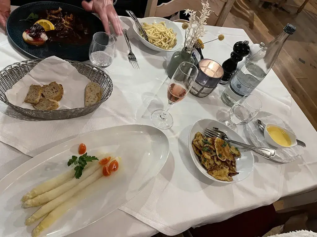 Hirschen Steinen_Steinen_menu_image_1