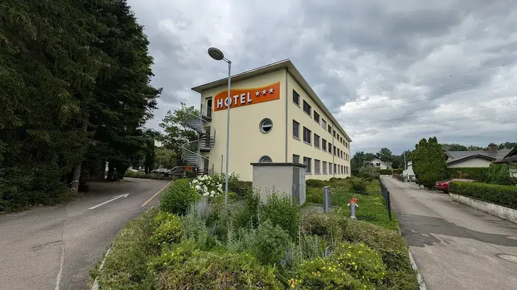 Richard Levi_Hotel Florida_Studen_avis