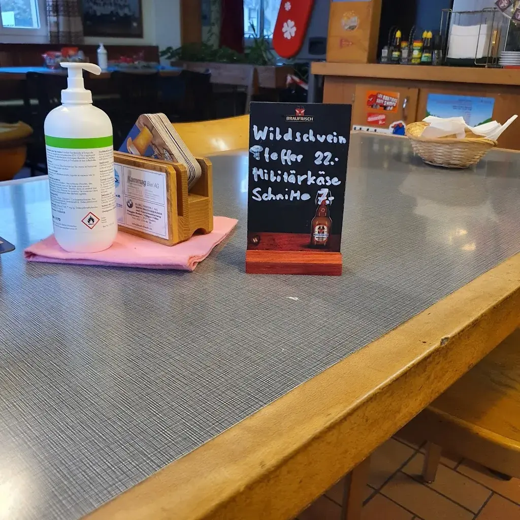 Rolf Schori_Restaurant Linde_Studen_avis