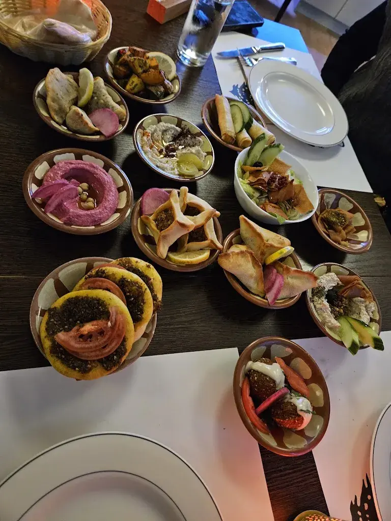 Hamza Sajjad_Mont Lebanon_Bern_review