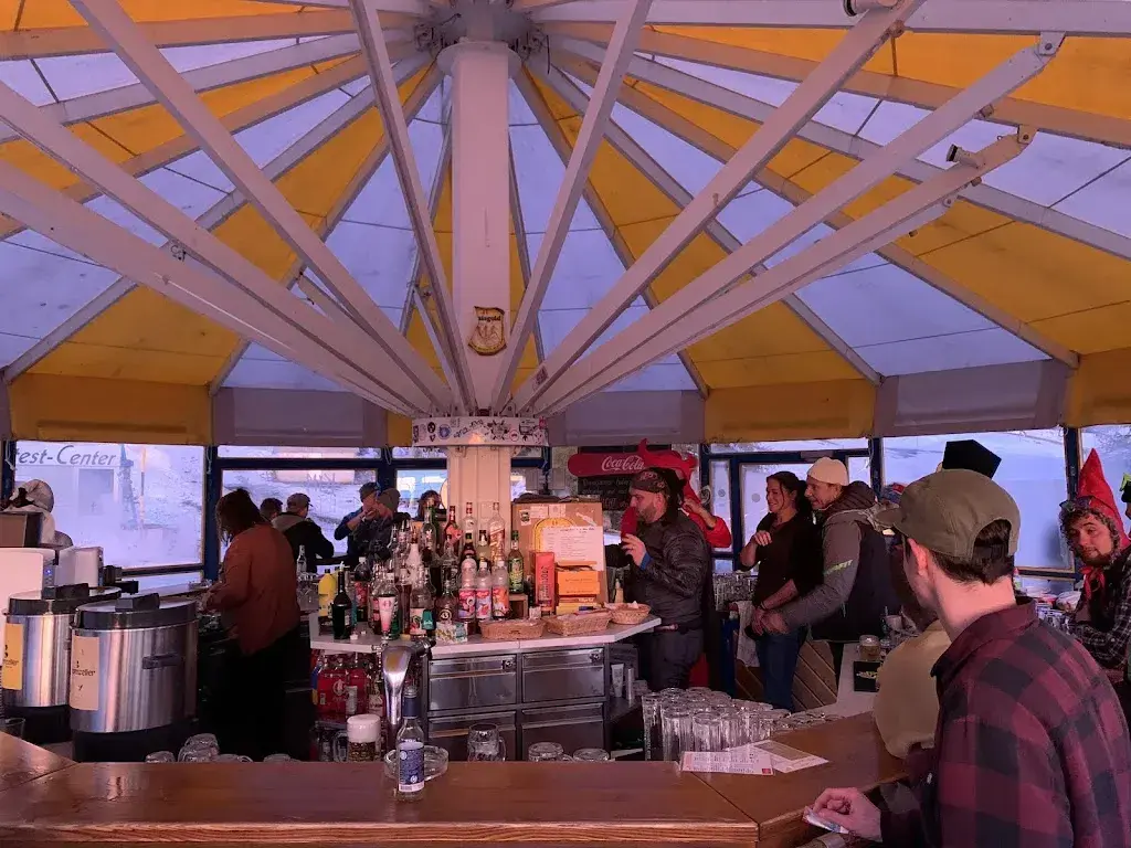 Dani Bing_Pistenrestaurant Grossenboden_Rickenbach_review