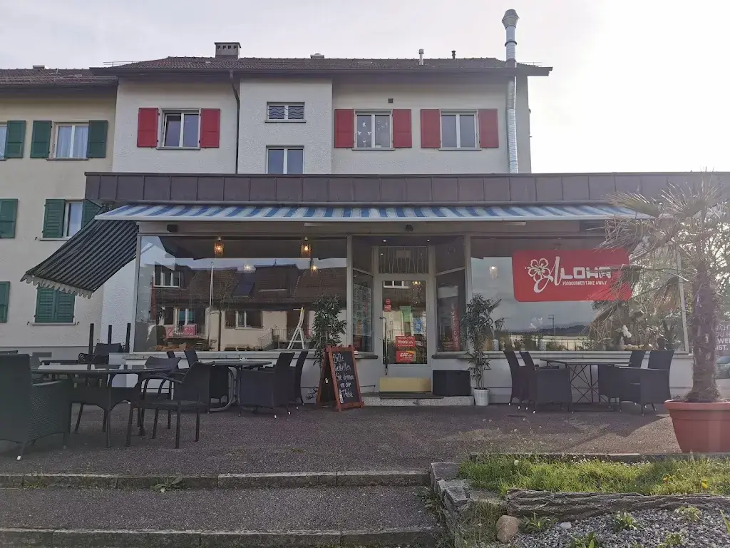 Chui Jia Farn_Aloha Burger_Bern_review