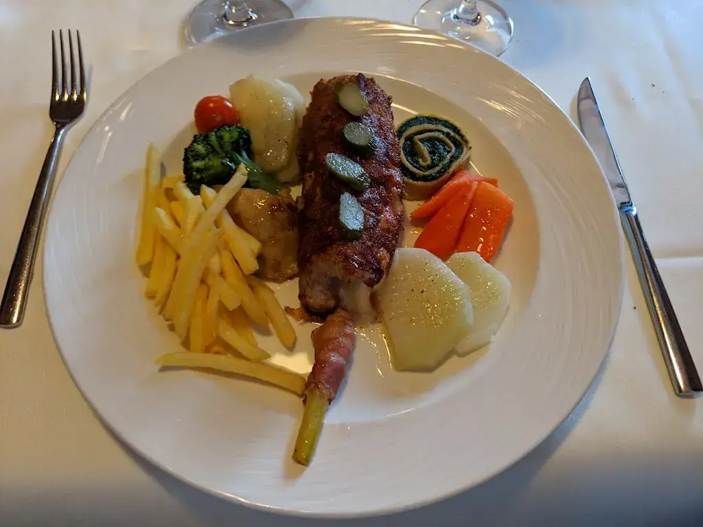 Werner Henz_Gasthaus Rose_Kerns_recensione