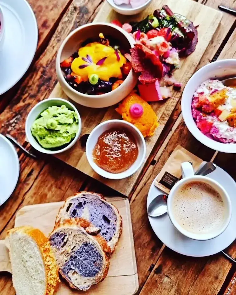 COLORZ Kitchen @Turbo Lama_Bern_slider_image_3