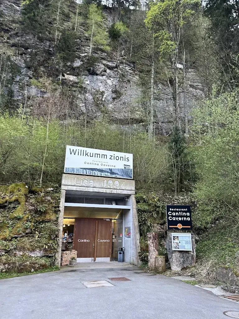 Ian Santos_Cantina Caverna_Lungern_Bewertung