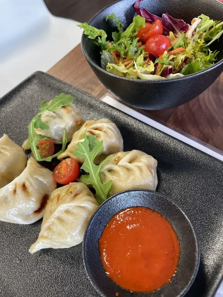 Tinley Chükyi Nupartsang_HOT MOMO BERN_Ostermundigen_review