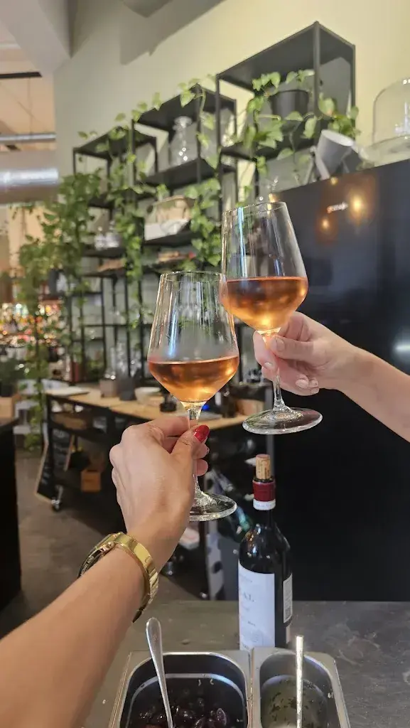 Joumen Louati_La Mesa_Sarnen_review