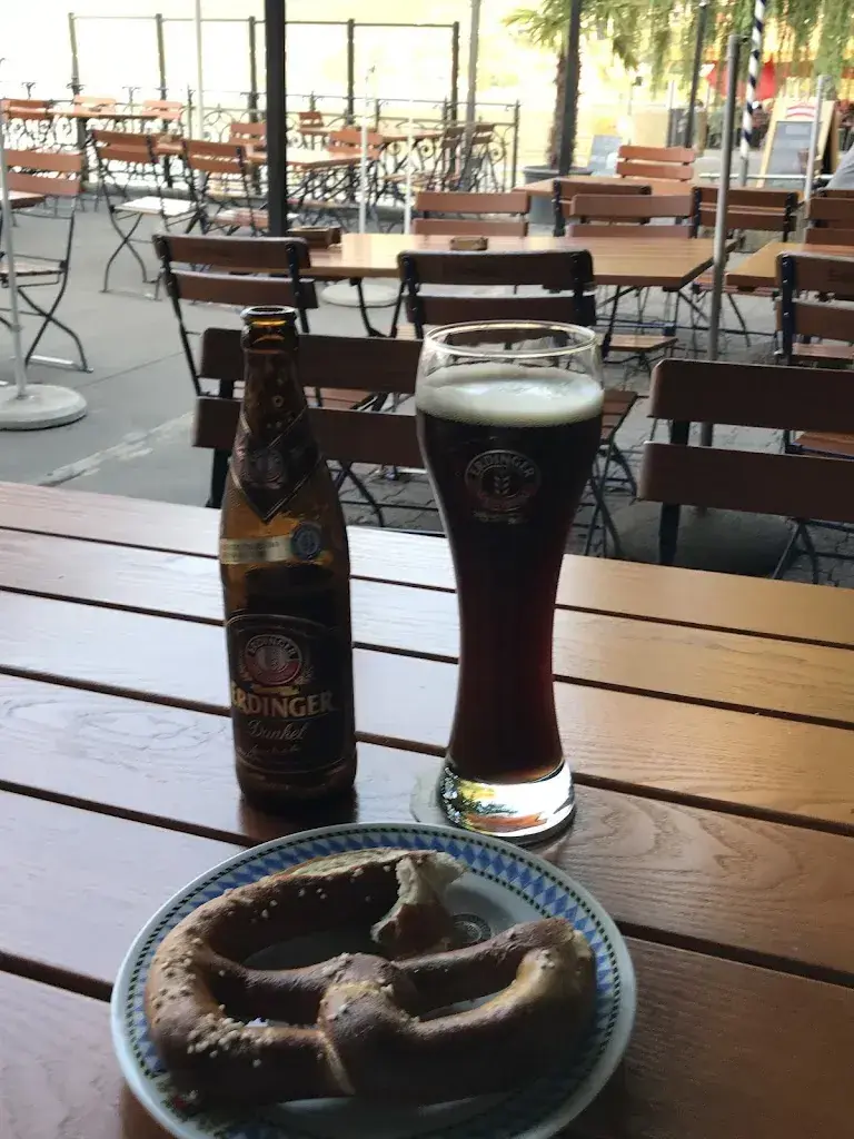 Menu_Biergarten am See, Lussi Tavola AG_Schweiz_immagine_7