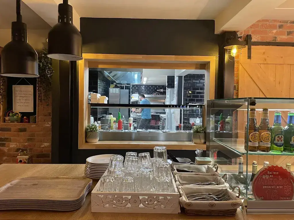 Fakhrur Rozi (NaikDelman)_Pizza Buoni_Buochs_avis