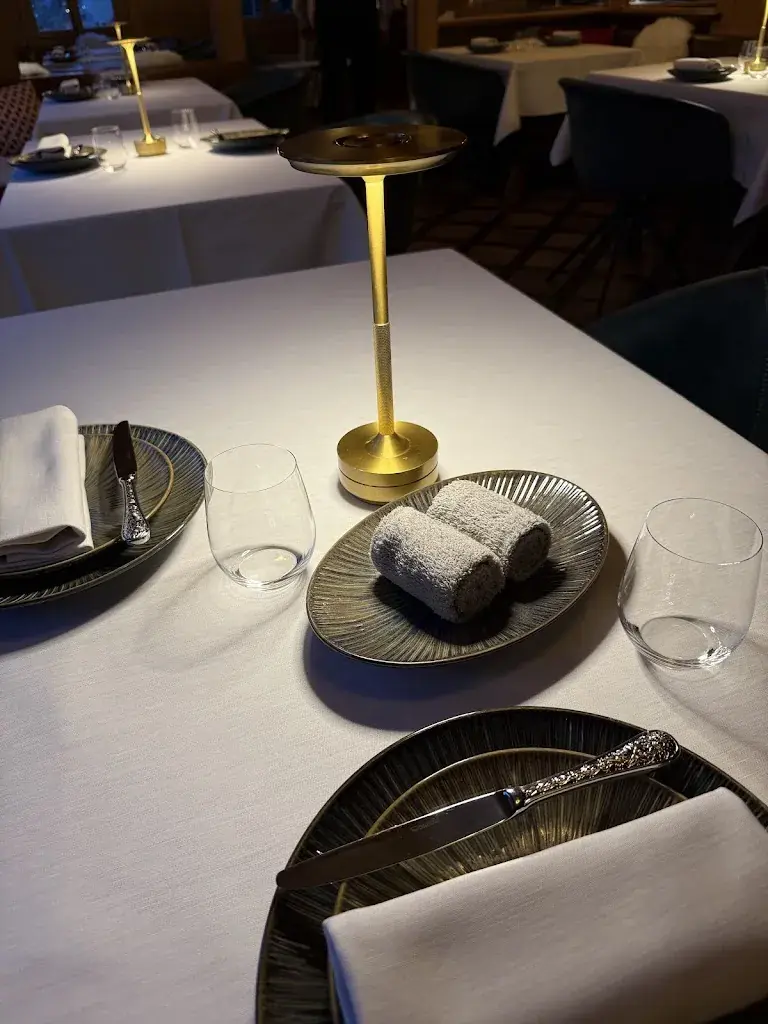 Monk Monk_Gasthaus zum Kreuz, Dallenwil_Dallenwil_avis