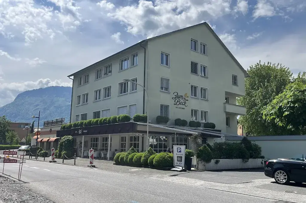 Barb Halpin_Zum Beck_Stansstad_review