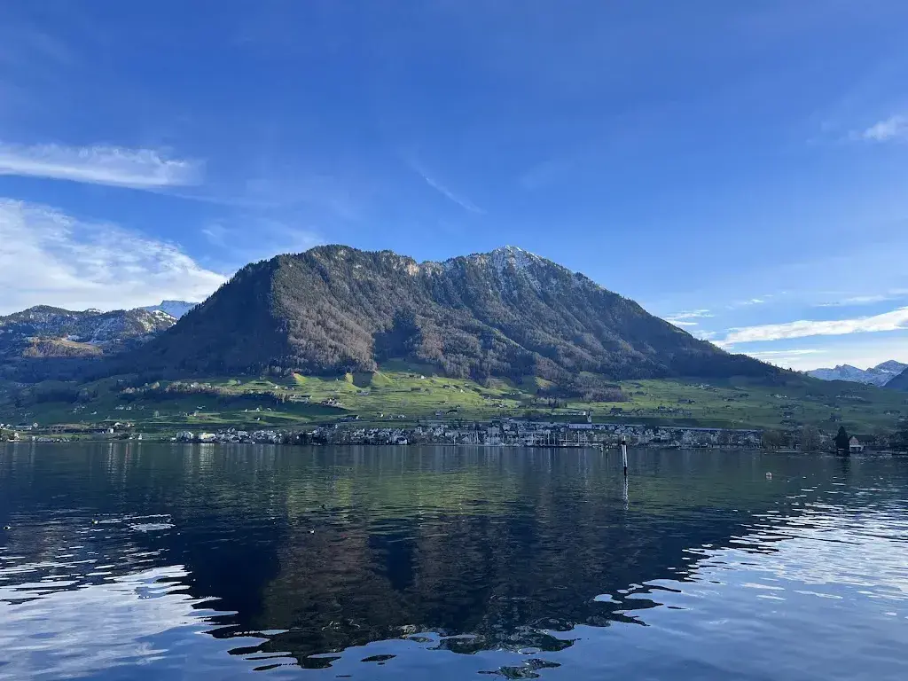 Sławomira Podwojska_Seerestaurant Schlüssel Pizzeria und Grill San Marco_Ennetbürgen_reseña