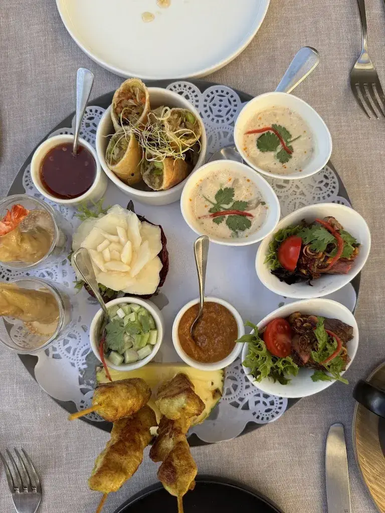 Stefania Capece_Ton's Asian Soulfood_Stansstad_review
