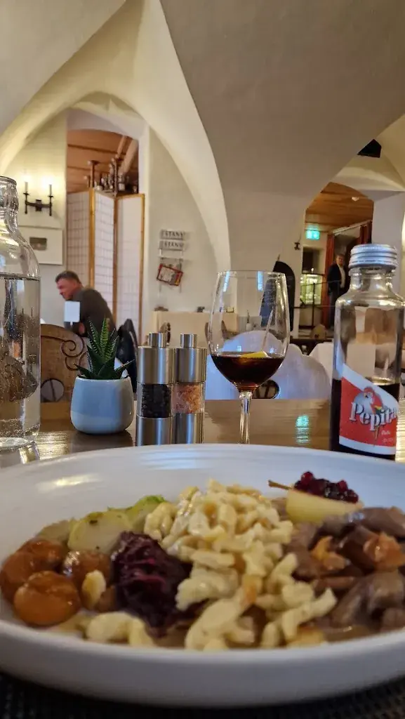 Wirtschaft zur Rosenburg Höfli restaurant à Stans