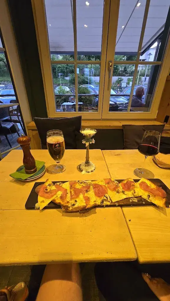 Vladimir Hijazi_Steiböckli_Stans_review