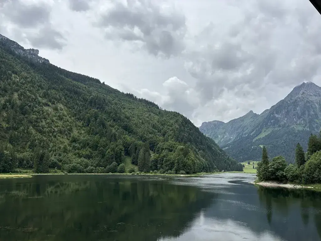 Leon Margetić_Berghotel Obersee_Näfels_review