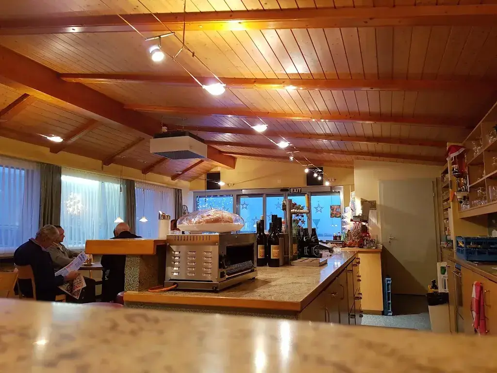 swisspower_Café-Bar_Bilten_review