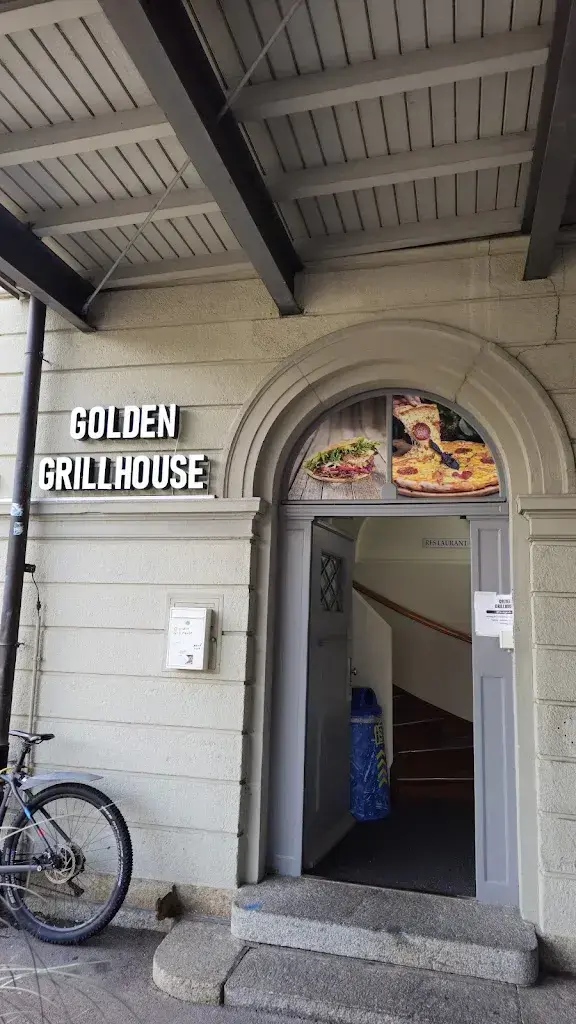 kuwaitson_Golden Grillhouse_Ziegelbrücke_review