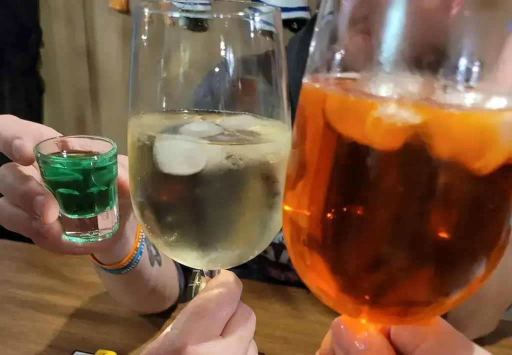 Petra Kalbermatten_Zum Grünen Baum_Niederurnen_avis