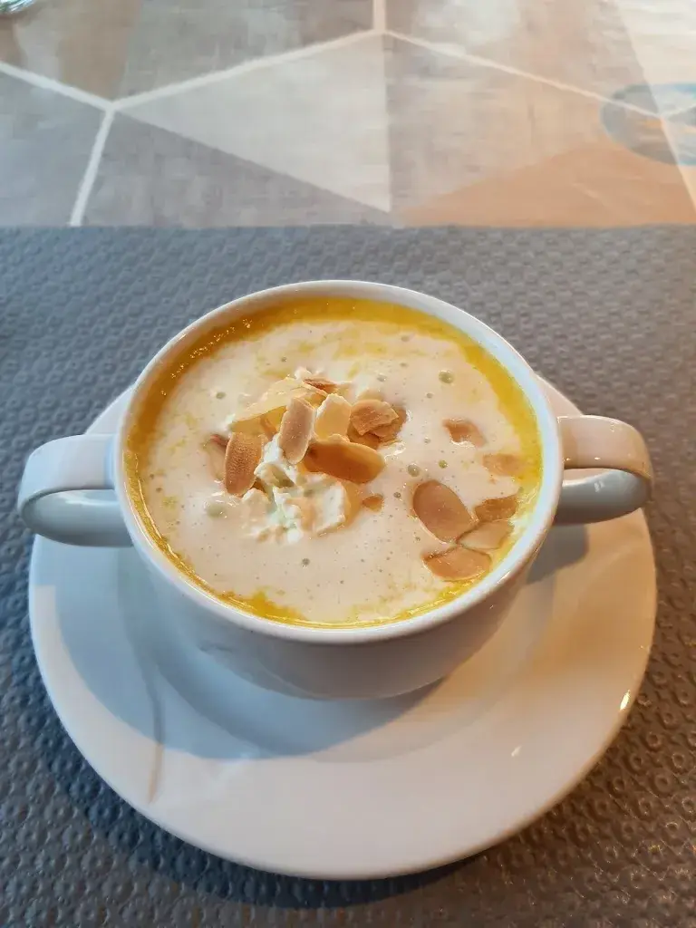 Dominika Zakrzewska_Zur Brauerei_Mühlehorn_avis