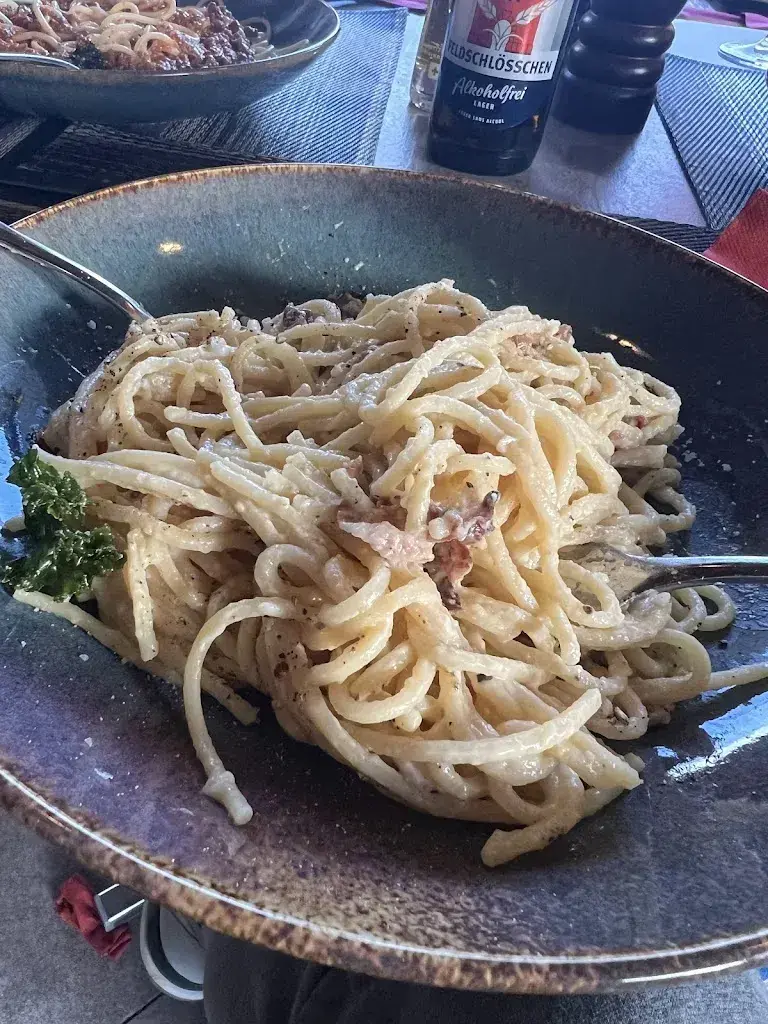 Ruslan Solovev_Trattoria Walensee_Weesen_avis