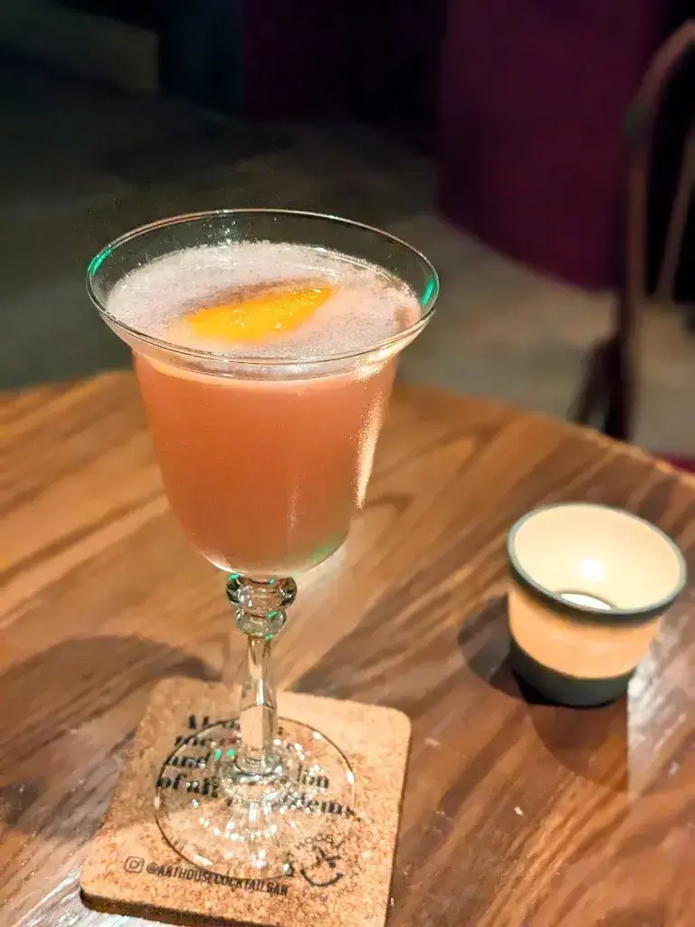 Nicole_Art-House Cocktail Bar_Weesen_avis