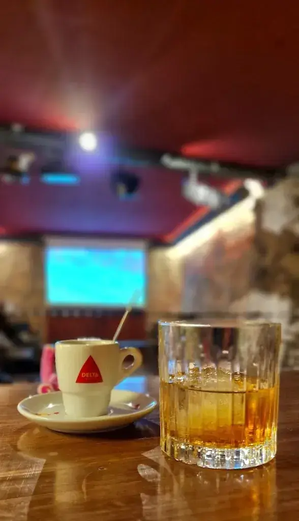 Mário Tavares_Art-House Cocktail Bar_Weesen_avis