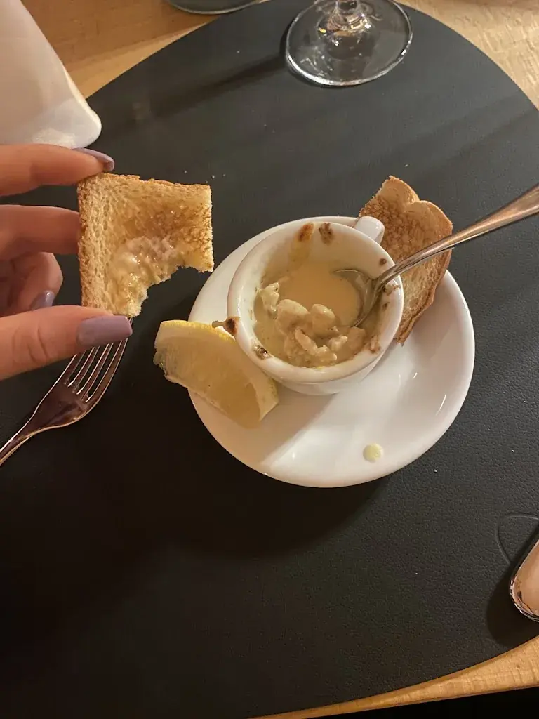 Diana tikko_Schützenhaus_Glarus_review