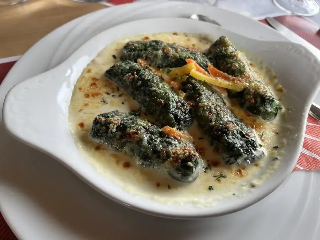 Rodger Rogenmoser (Rodger R)_Alpwirtschaft Brunegg_Baar_avis