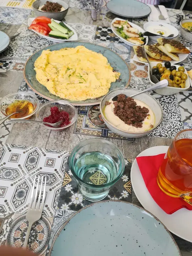 Sandra Opravil_Restaurant Secret Garden_Zug_avis