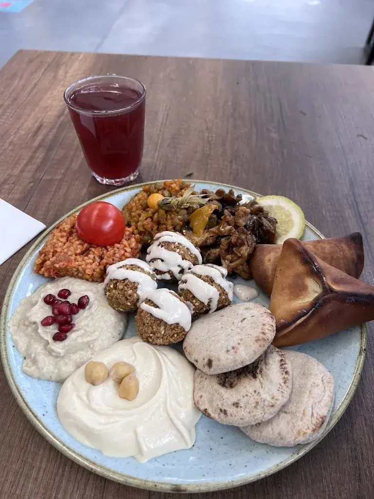 Charly Brown_LEKKERAY FREIRUUM_Zug_review