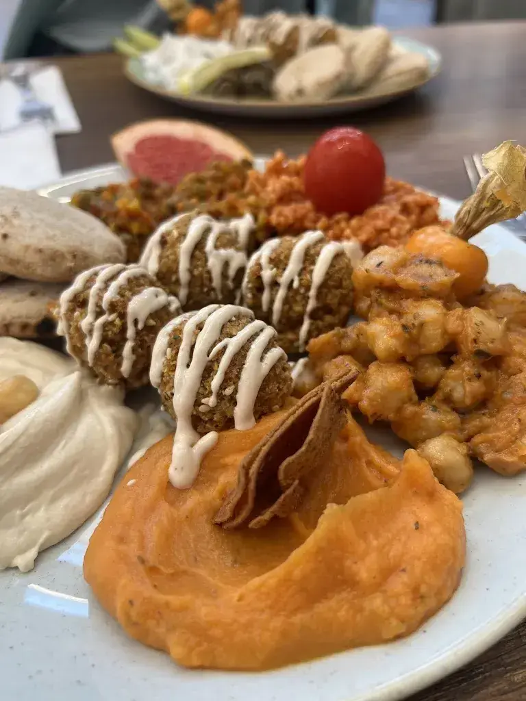 Janine Franke_LEKKERAY FREIRUUM_Zug_review