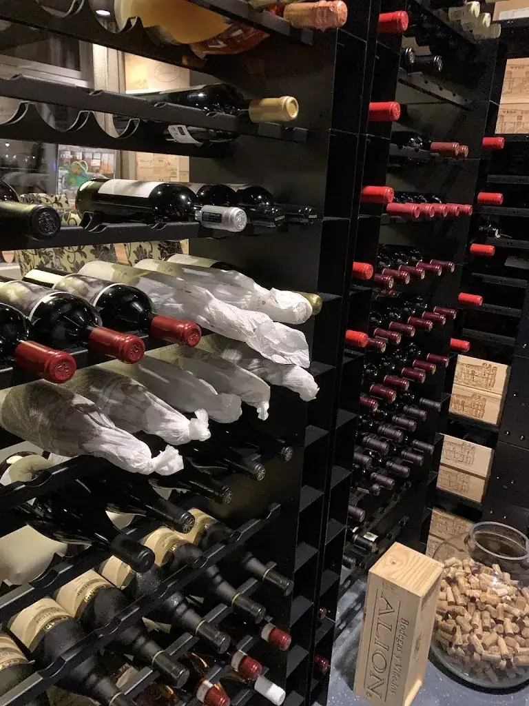 Gianni Ineichen_The Towers Wine Dine Cigars_Steinhausen_review