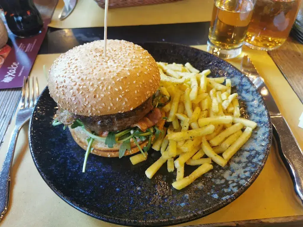 Renasan Karunakaran_Hello World_Baar_review