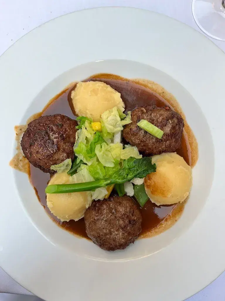 Eveline Rossi-Jackson_Gasthaus Rathauskeller AG_Zug_review