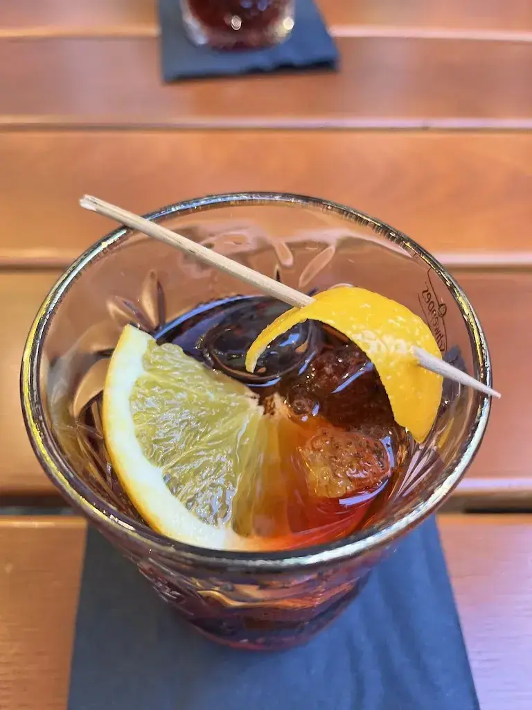 Karis Johnson_Imhof Bar Zug_Zug_review