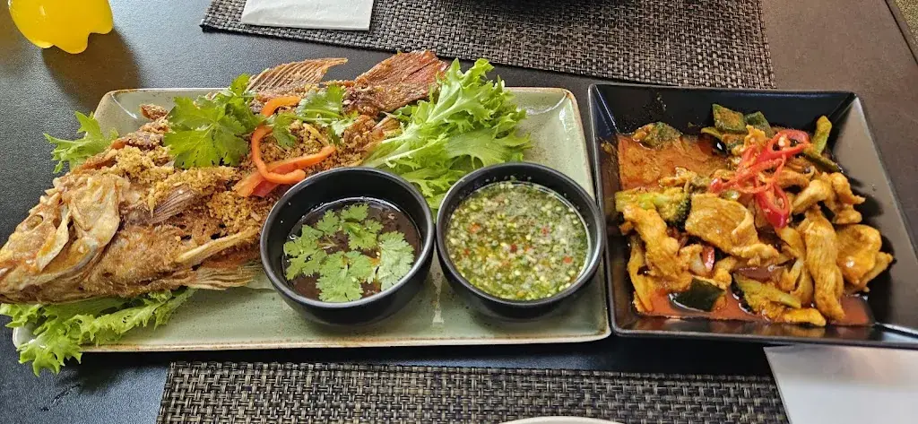 Saichol Sriampiwiwat_Isaan House_Cham_avis