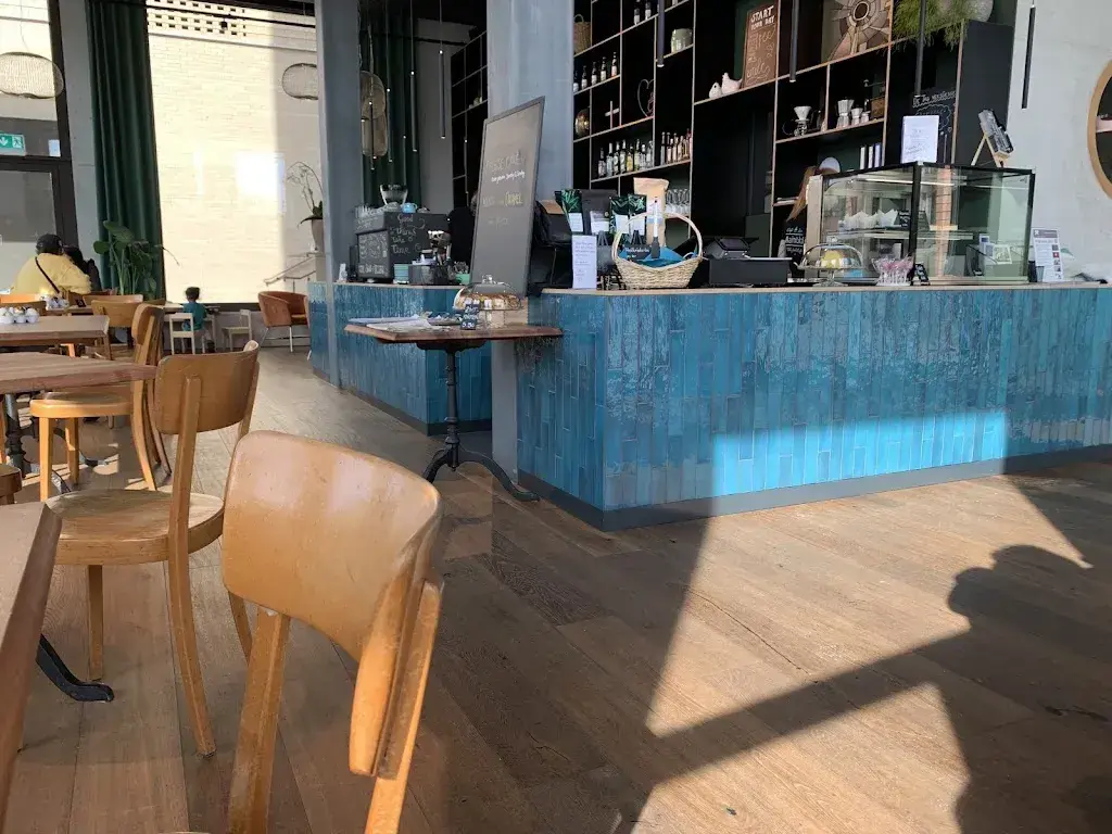 Hannes_Restaurant Bar Café Maihölzli_Hünenberg_avis