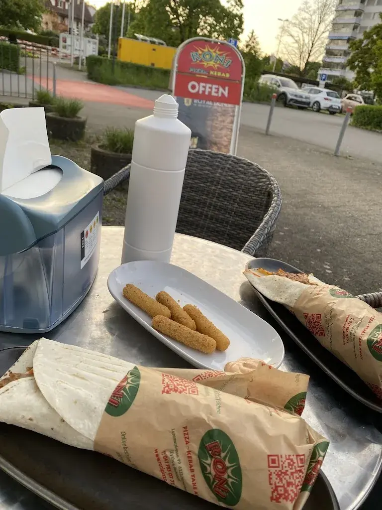 Shena Olivia_Roni Pizza_Hünenberg_avis