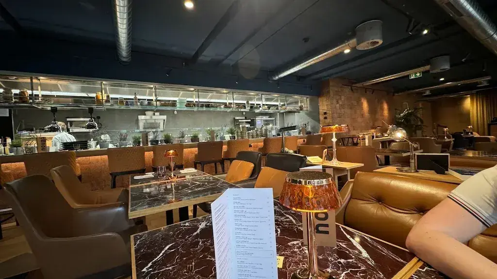 Noumi Grill & Bar_Bern_slider_image_2