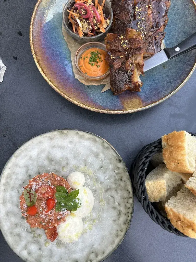 paula pietra santa_LEICHTSINN umami food & wine_Bern_avis