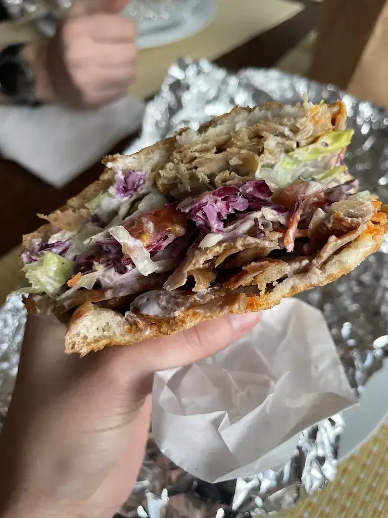 Courtney Boehmer_Restaurant Falken_Oberägeri_avis